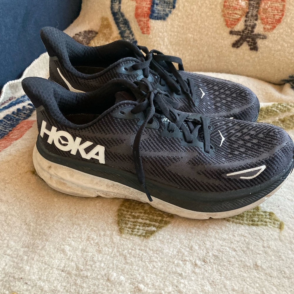 Hokas - size 7.5 black and white, Clifton 9